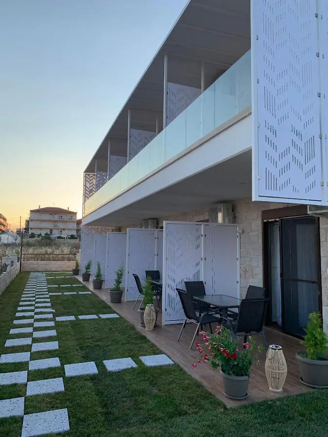 Delejo Resorts & Suites Flogita