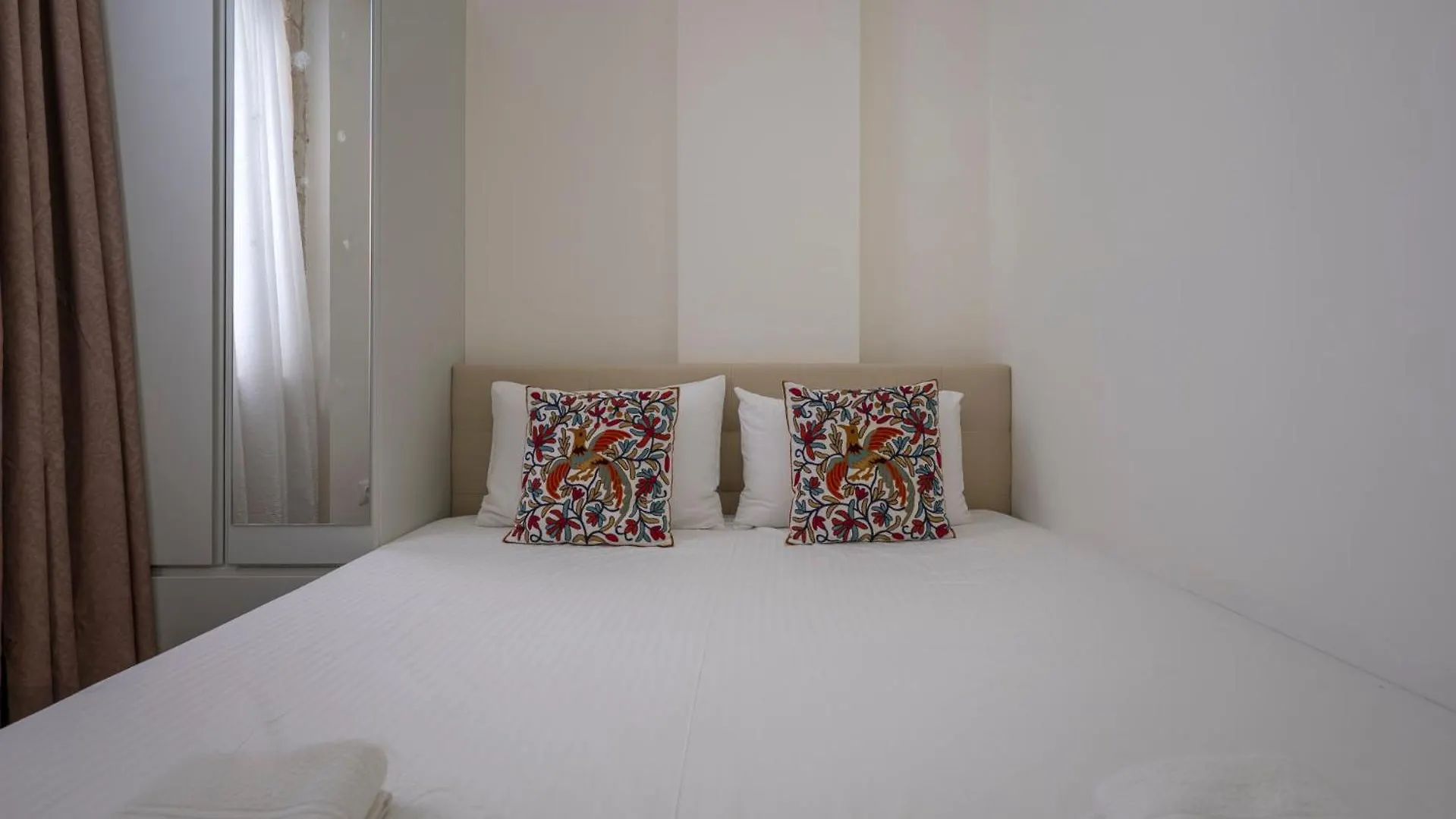 Delejo Resorts & Suites Flogita