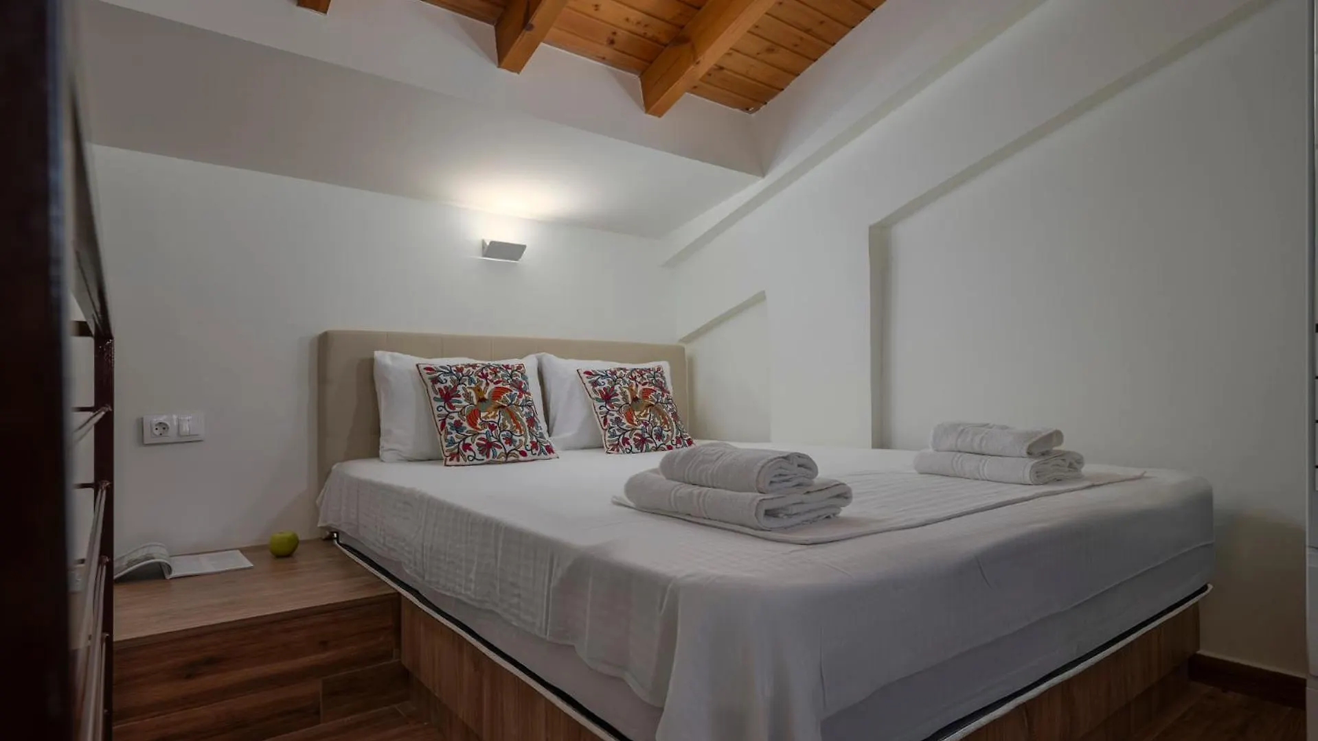 Delejo Resorts & Suites Flogita