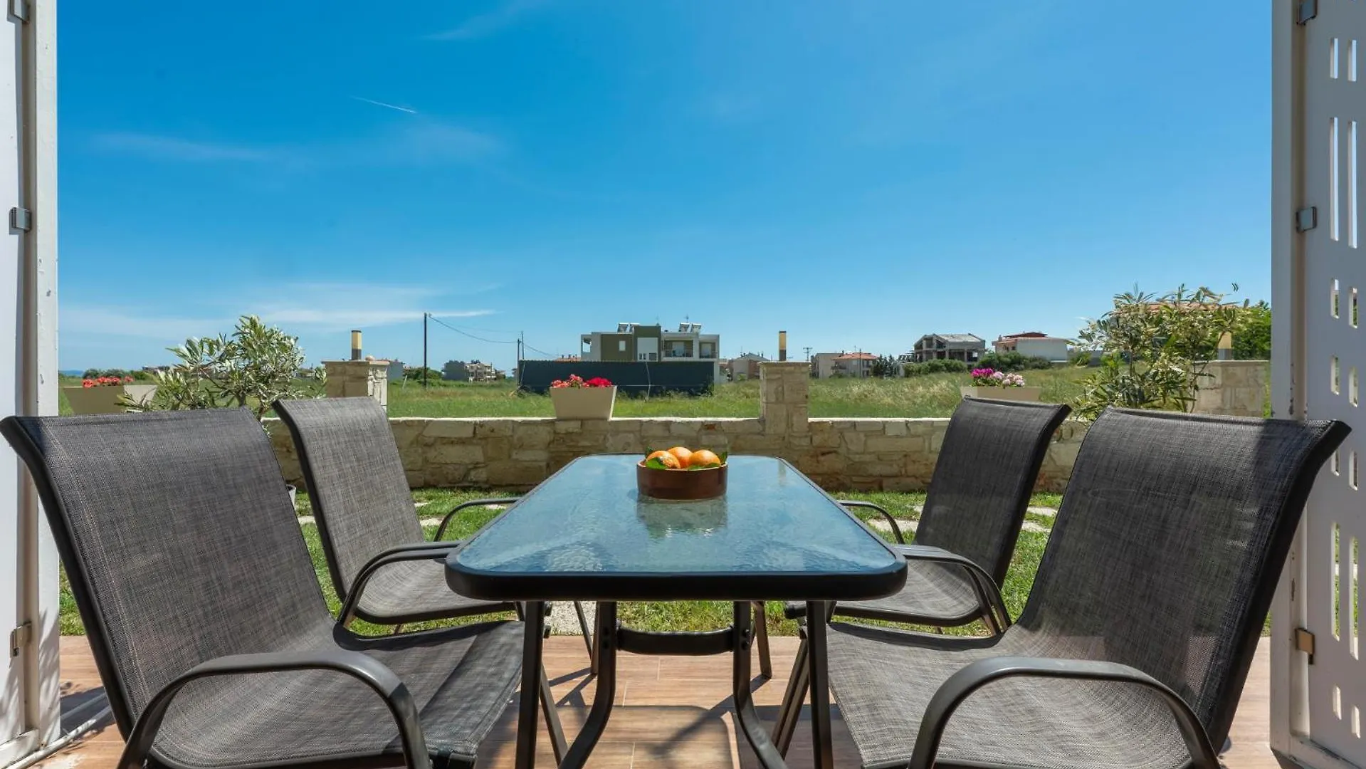 Delejo Resorts & Suites Flogita